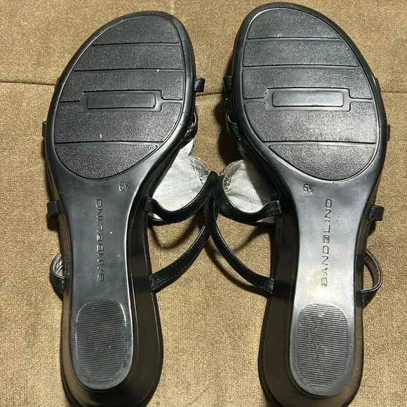 Bandolino Sandals A1 - Picture 3 of 3